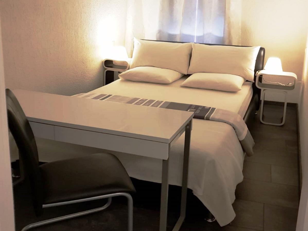 Excelsior Apartments Rovigno Esterno foto